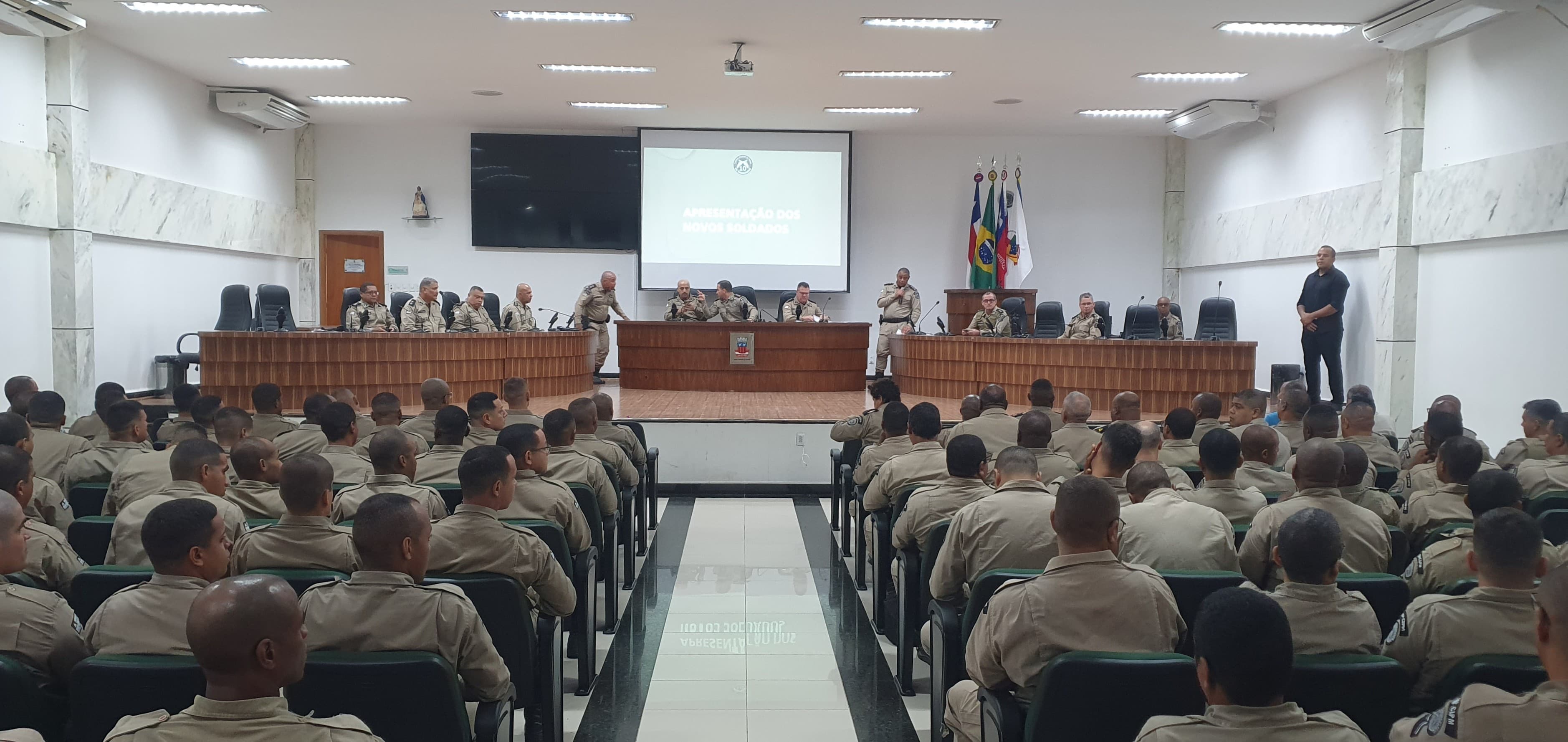 Câmara de Candeias sedia Parada Geral da 10ª CIPM com homenagens e alinhamento estratégico